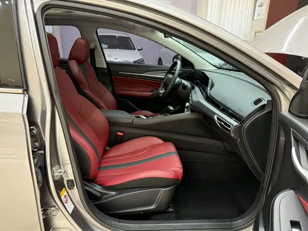 Changan Eado 2021 PLUS Blue Whale NE 1.4T GDI DCT Flagship — Фото автомобиля 21