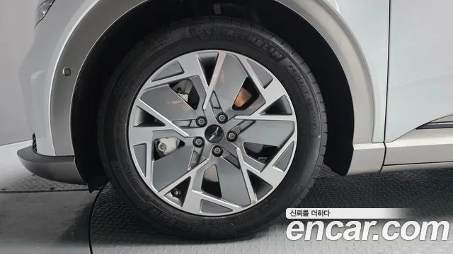 Genesis GV60 — Фото автомобиля 5