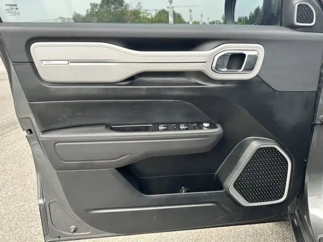 Geely ICON — Фото автомобиля 19