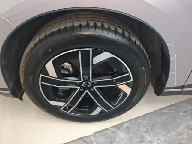 Volvo XC70 Plug-in Hybrid — Фото автомобиля 22