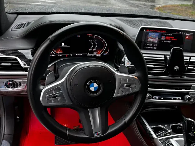BMW 7 Series — Фото автомобиля 8