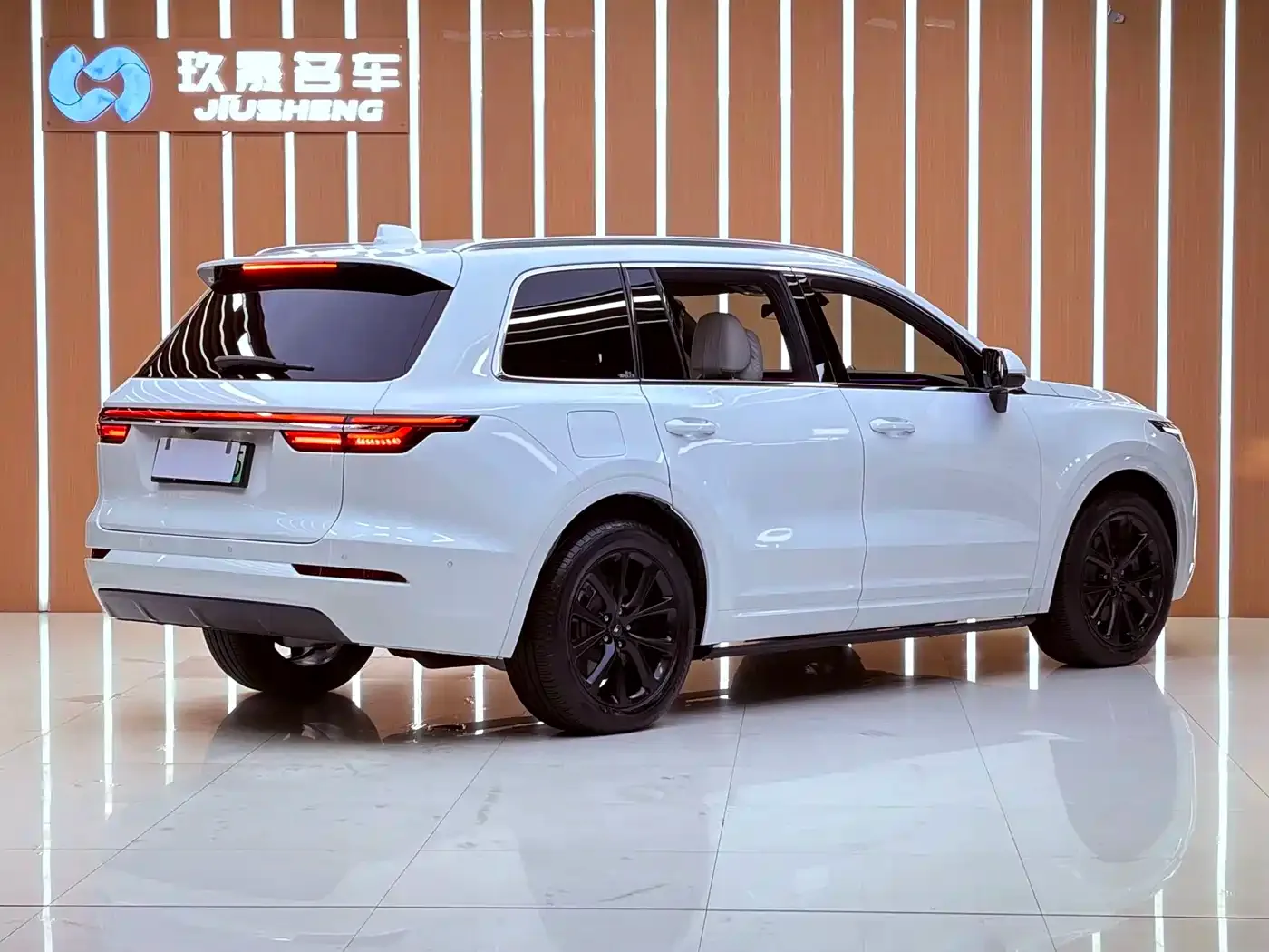 Li Auto Li ONE 2021 Extended Range 6-Seater — Фото автомобиля 24