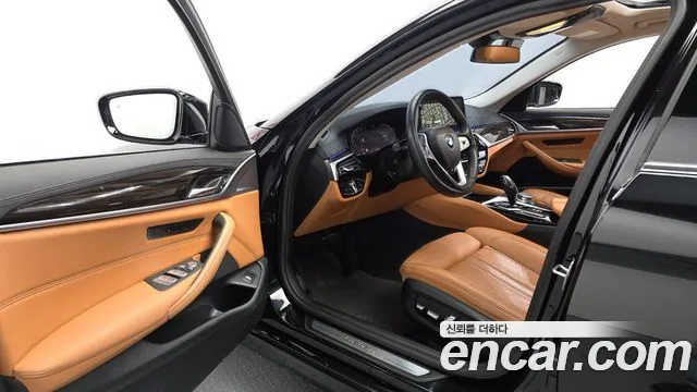 BMW 5 Series G30 — Фото автомобиля 15