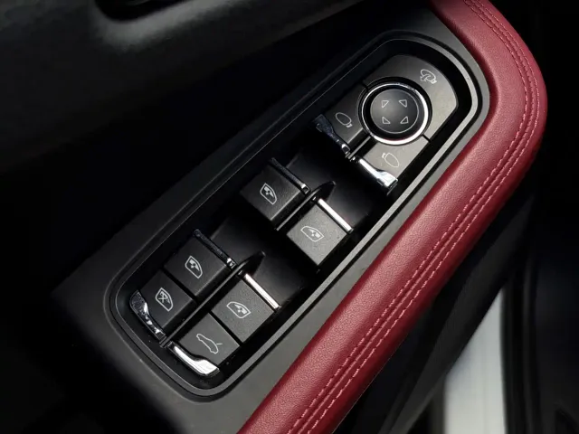 Porsche Macan — Фото автомобиля 21