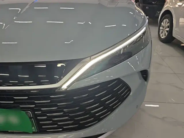 BYD Qin L — Фото автомобиля 23