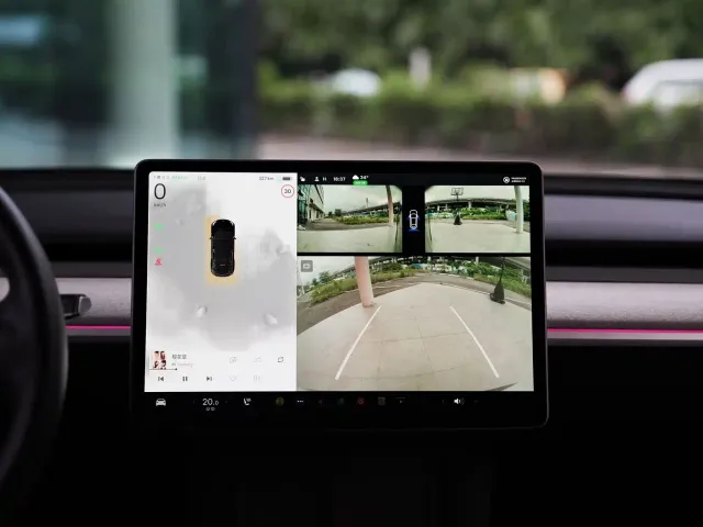 Tesla Model Y — Фото автомобиля 6