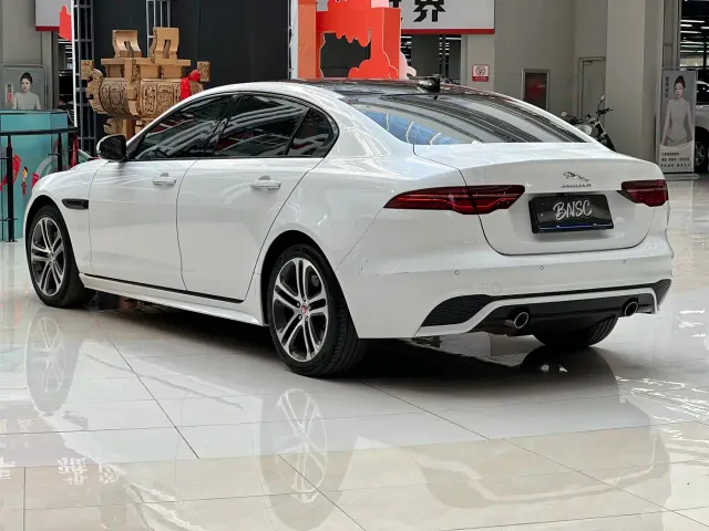 Jaguar XEL — Фото автомобиля 9