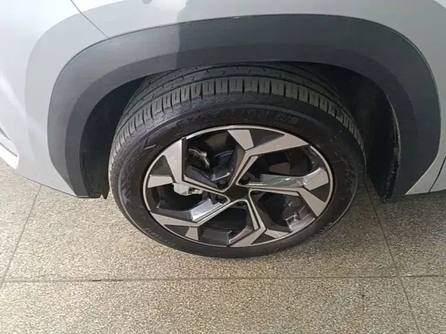 Geely Boyue L — Фото автомобиля 20