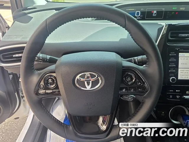 Toyota Prius — Фото автомобиля 5