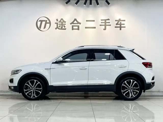Volkswagen T-Roc — Фото автомобиля 3