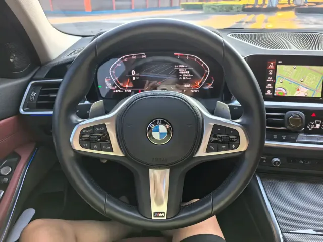 BMW BMW 3 Series 2022 325i M Sport Shadow Edition — Фото автомобиля 15
