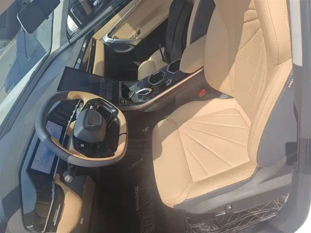 Geely Boyue L — Фото автомобиля 10