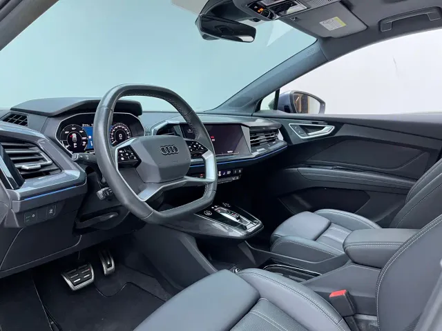 Audi Q4 e-tron — Фото автомобиля 4