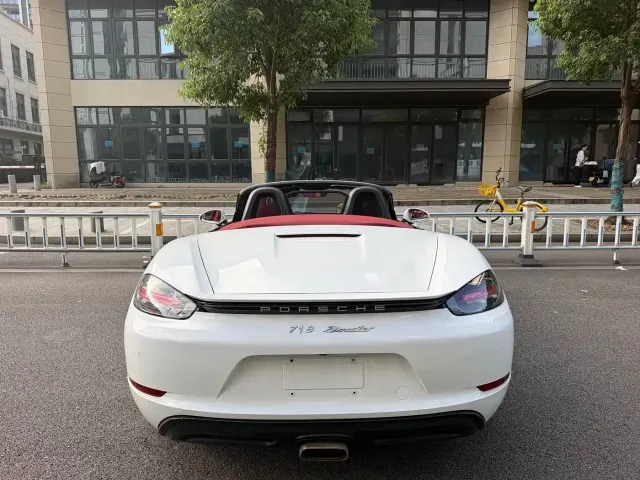 Porsche 718 — Фото автомобиля 9