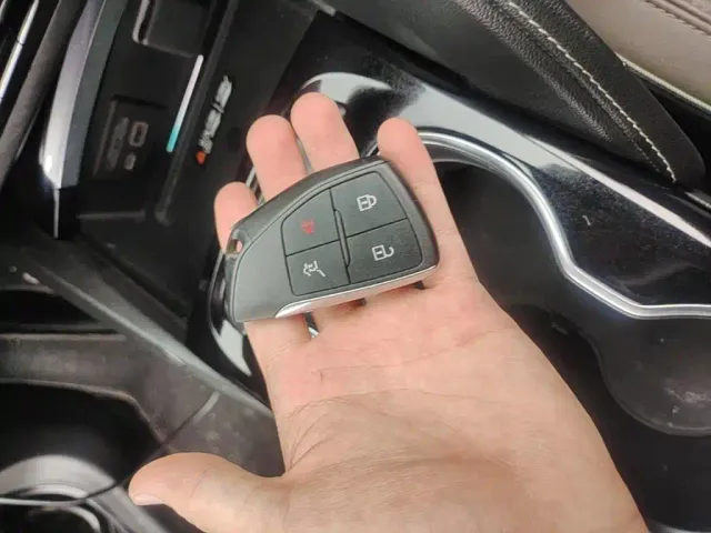 Buick Envision Plus — Фото автомобиля 8
