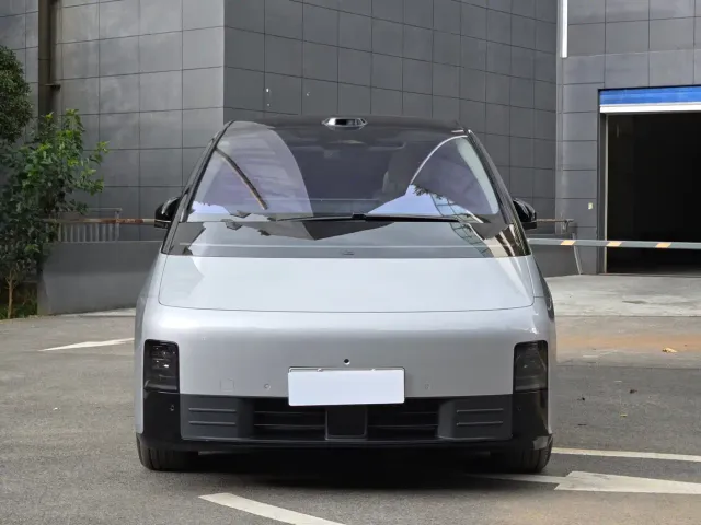 Li Auto MEGA — Фото автомобиля 4