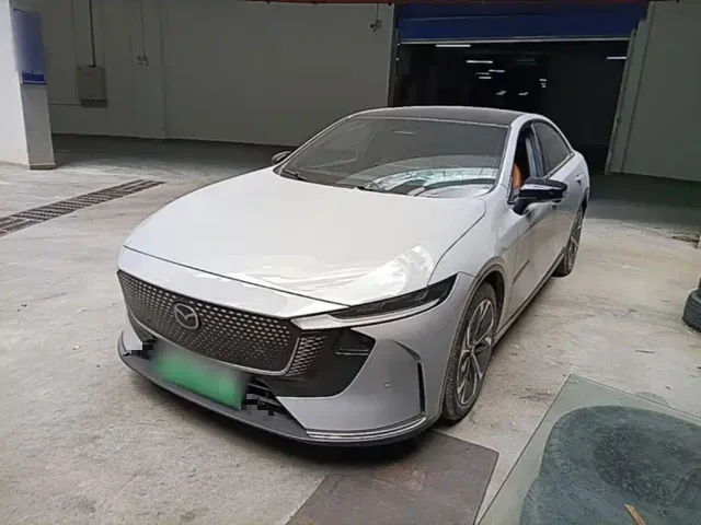 Фотография автомобиля — Mazda EZ-6