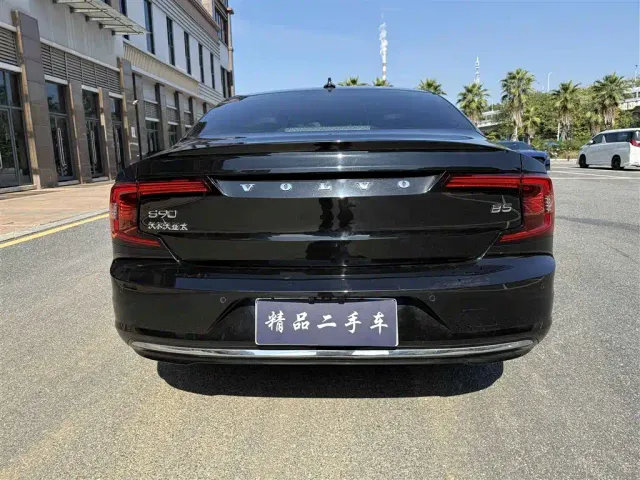 Volvo S90 — Фото автомобиля 5