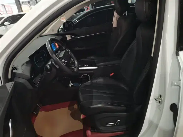 Roewe RX5 eMAX — Фото автомобиля 14