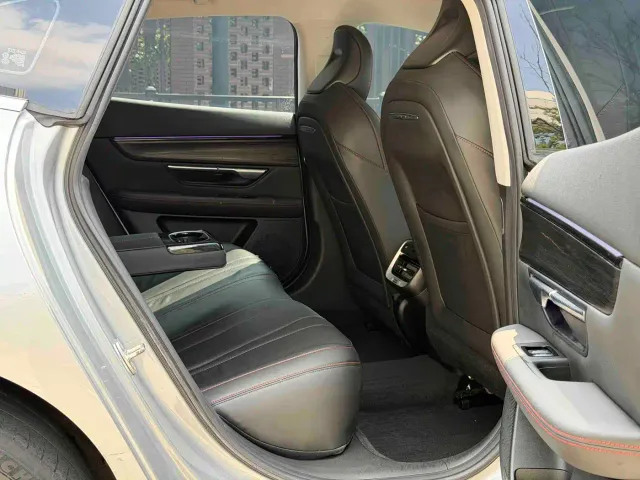 Xpeng P7 — Фото автомобиля 12