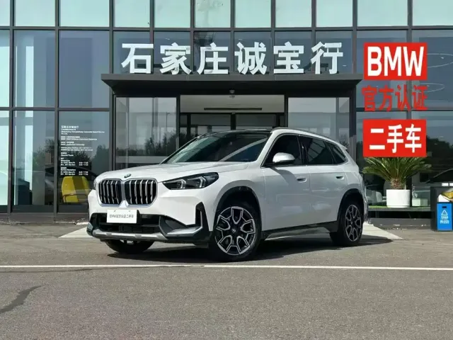 Фотография автомобиля — BMW X1