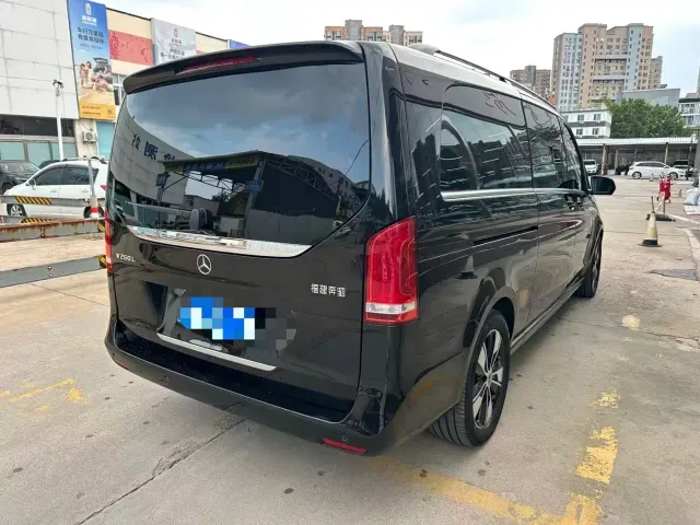 Mercedes-Benz V-Class — Фото автомобиля 11