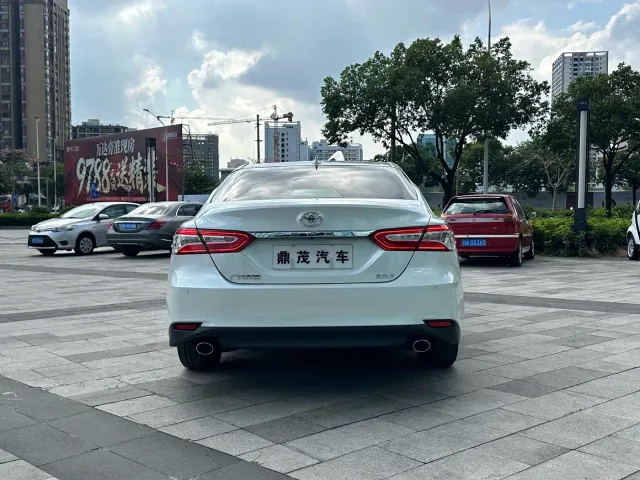 Toyota Camry — Фото автомобиля 4