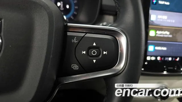 Вольво XC40 B4 Ultimate Bright — Фото автомобиля 17