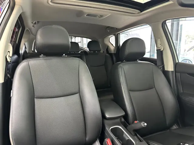 Nissan Tiida — Фото автомобиля 9