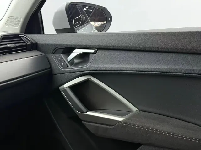 Audi Q3 — Фото автомобиля 12