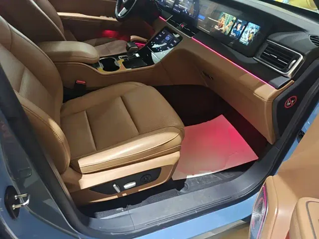 Li Auto ONE — Фото автомобиля 24