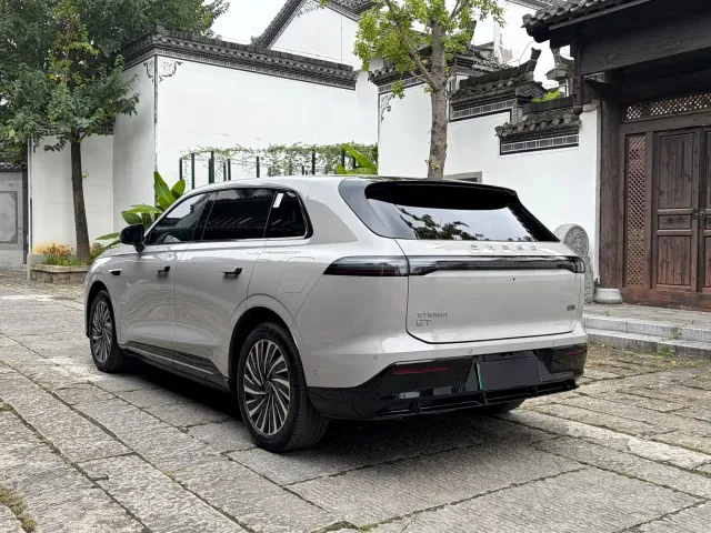 Exeed Exlantix ET 2024 Extended Range 240 Max AWD — Фото автомобиля 5