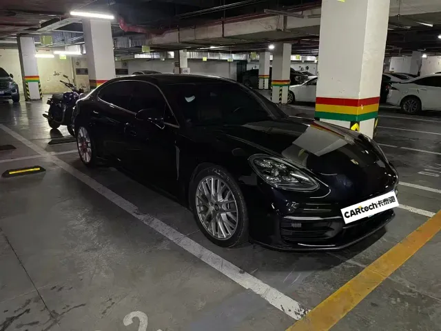 Porsche Panamera — Фото автомобиля 2