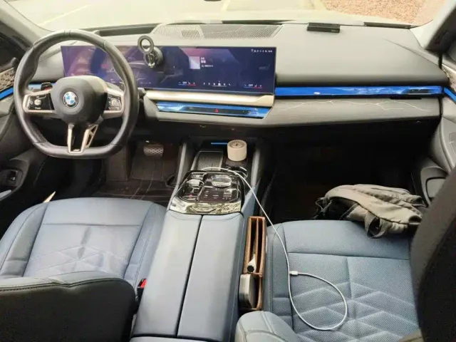 BMW 5 Series — Фото автомобиля 12