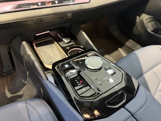 BMW 5 Series — Фото автомобиля 13
