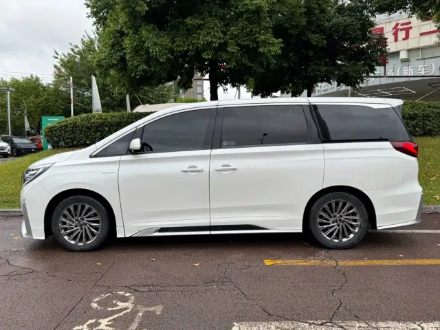 GAC Trumpchi M8 — Фото автомобиля 3