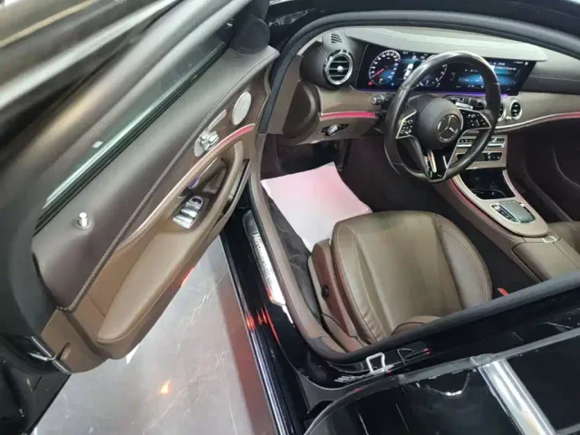 Mercedes-Benz E-Class — Фото автомобиля 15