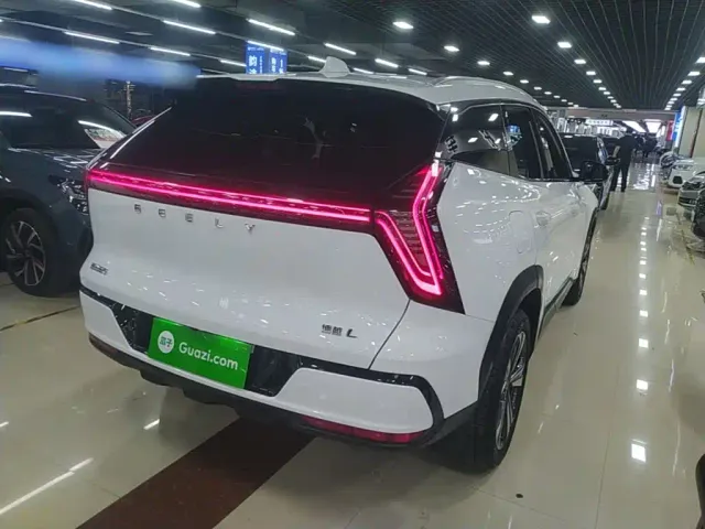 Geely Boyue L — Фото автомобиля 6
