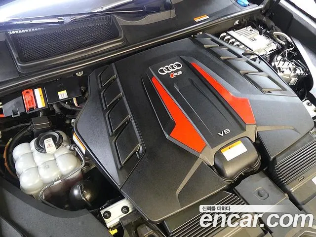 Audi RSQ8 — Фото автомобиля 6