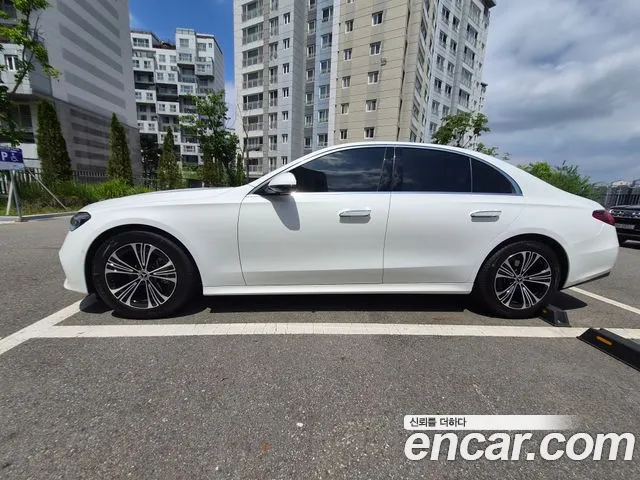 Mercedes-Benz E-Class — Фото автомобиля 5