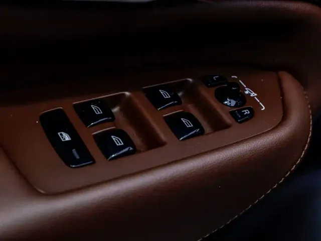 Volvo XC90 — Фото автомобиля 24