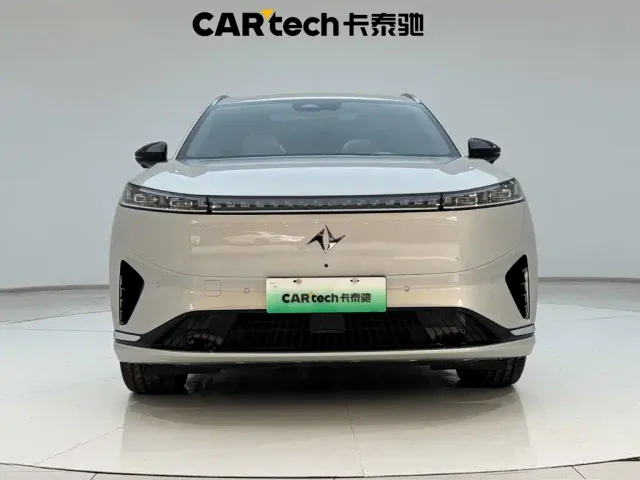 Dongfeng eπ 008 — Фото автомобиля 3