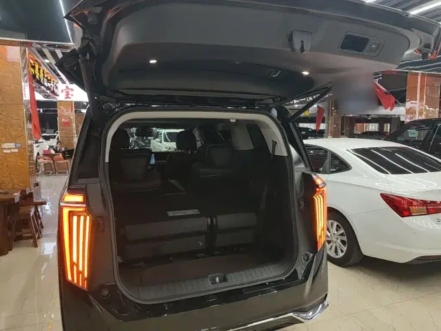 GAC Trumpchi M8 — Фото автомобиля 18