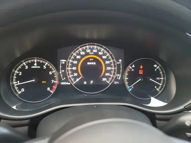Mazda Axela — Фото автомобиля 11
