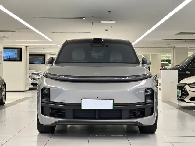 Li Auto L9 — Фото автомобиля 2
