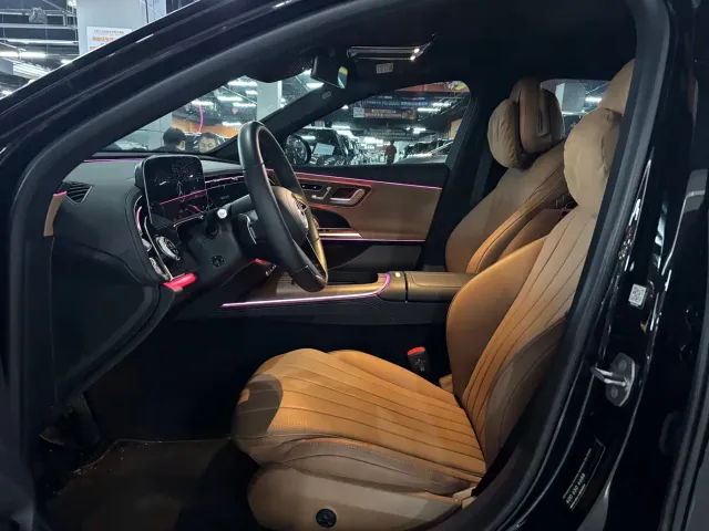 Mercedes-Benz E-Class — Фото автомобиля 4