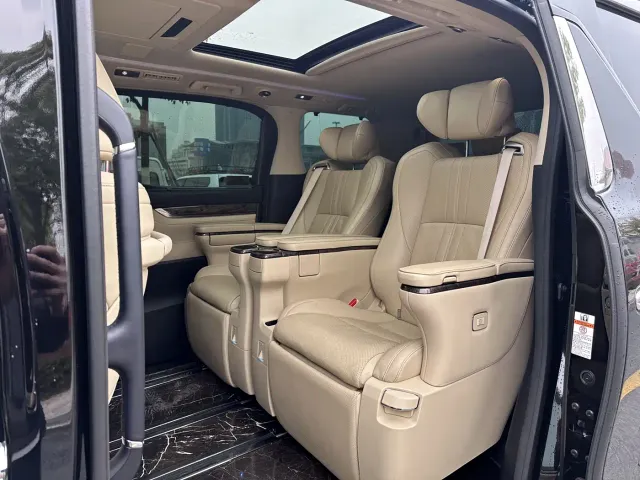 Toyota Vellfire — Фото автомобиля 17