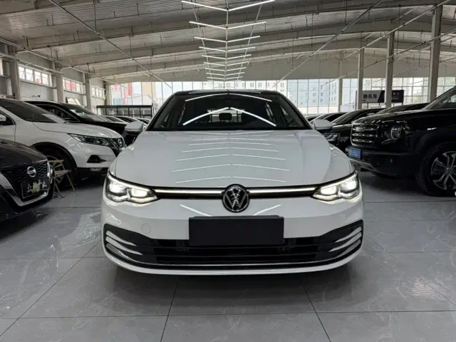 Volkswagen Golf 2023 Facelift 280TSI DSG Pro — Фото автомобиля 2