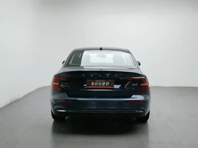 Volvo S60 — Фото автомобиля 4