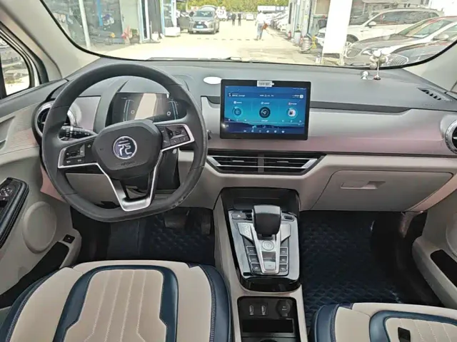BYD Yuan Pro — Фото автомобиля 9